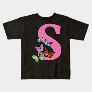 Letter pink S with colorful butterflies Kids T-Shirt